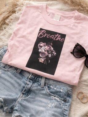 Comfort Colors Pink "Breathe" Floral Graphic Short Sleeve Tee Medium